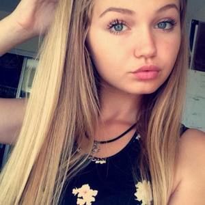 Meet your Posher, Kayla